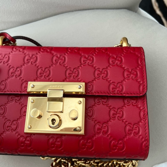 Gucci small padlock red handbag. Bought from Gucci store in Montréal - Picture 15 of 15